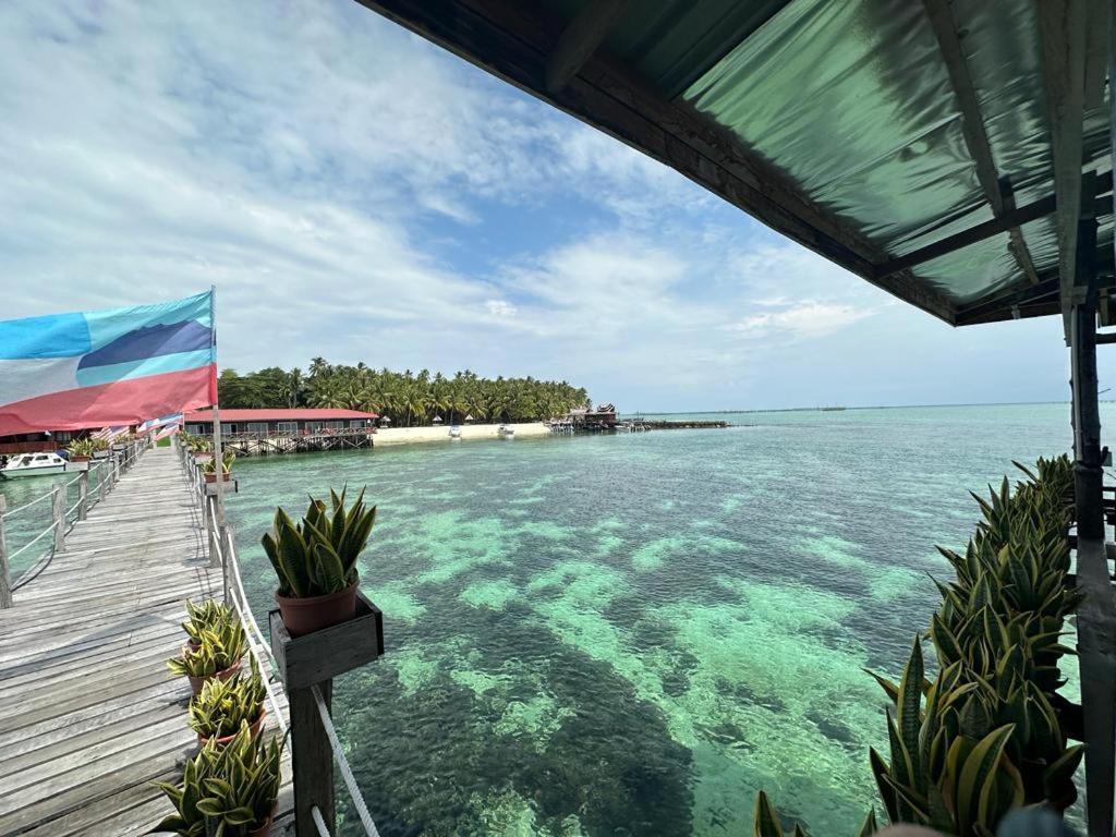 Апартаменты Mabul Backpackers Mabul Island Экстерьер фото